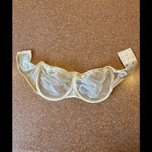 Warner’s Sizzles Strapless U Underwire; Like New